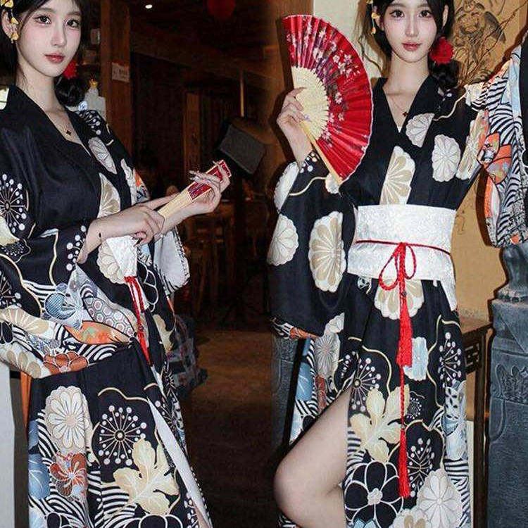 和服女正装传统服装神明少女摄影