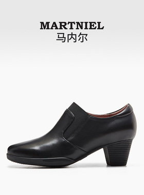 马内尔鞋子2025新款女黑色一脚蹬真皮粗跟短靴妈妈鞋休闲中跟单鞋