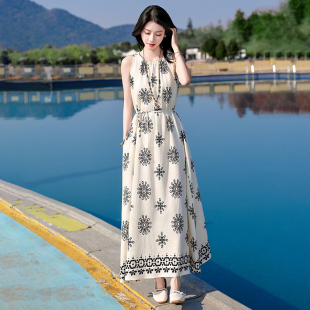 波西米亚风挂脖印花棉麻连衣裙女夏季 大摆长裙显瘦 度假风高端无袖