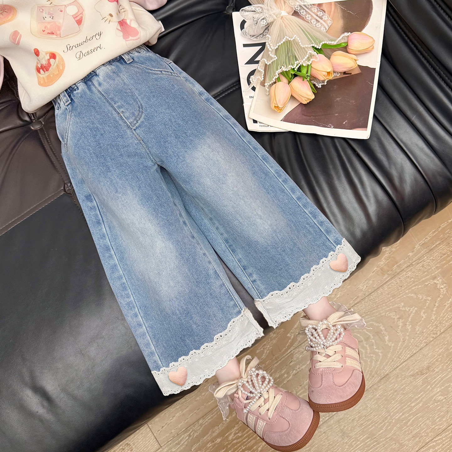 女童洋气宽松牛仔裤春秋季2026新款女宝宝卡通图秋装儿童休闲裤子