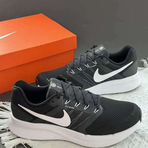 Nike耐克运动鞋女鞋RUN SWIFT 3 网面透气缓震跑步鞋 DR2698-002