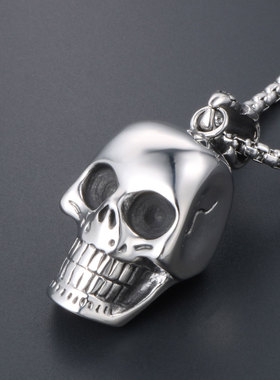 AH7钛钢朋克嘻哈骷髅头吊坠潮流男士出街搭配项链帅气配复古饰品