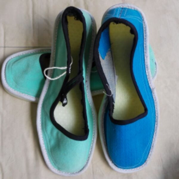 贵州特色防滑胶底白边可定做布鞋