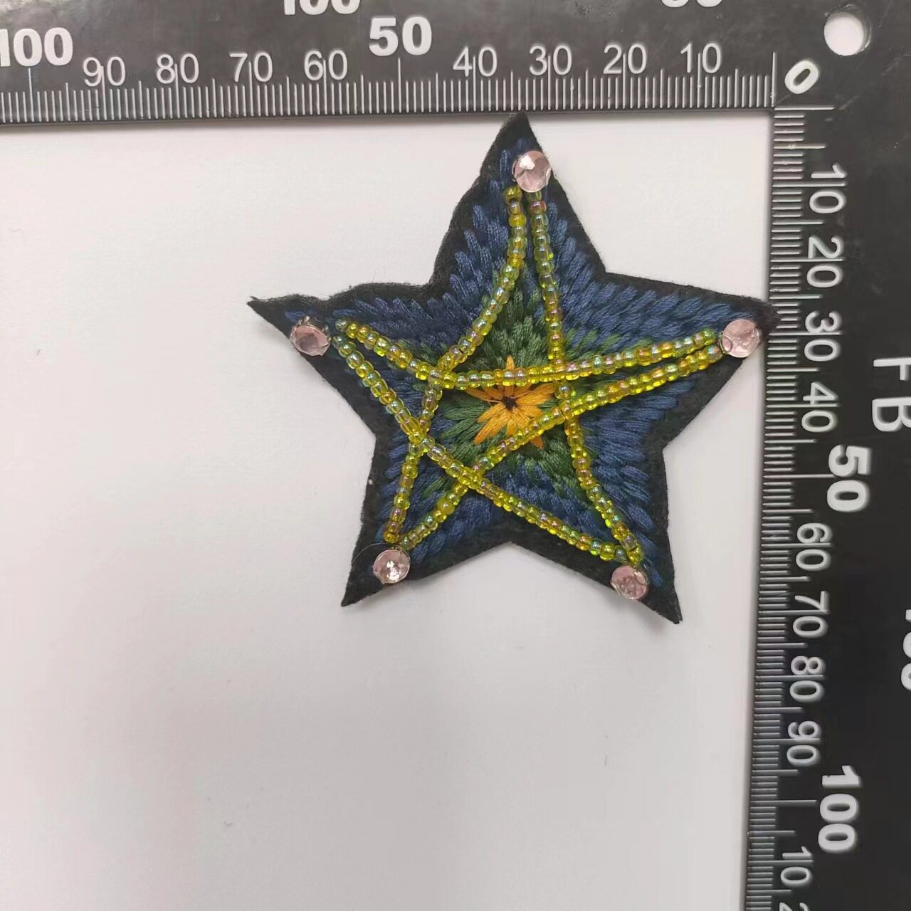 手工钉珠五角星十字架补丁布贴优质服装装饰厂家现货供应diy布贴