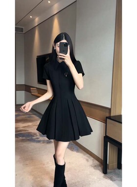 2026春季新款女polo领简约风百搭显瘦设计感减龄收腰连衣裙D6203