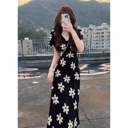 法式气质时尚气质碎花连衣裙2025新款V领显瘦复古优雅裙子D3070