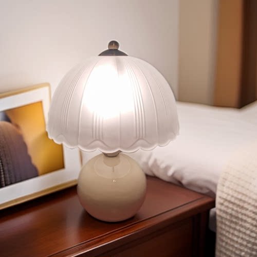 卧室北欧陶瓷爆款台灯