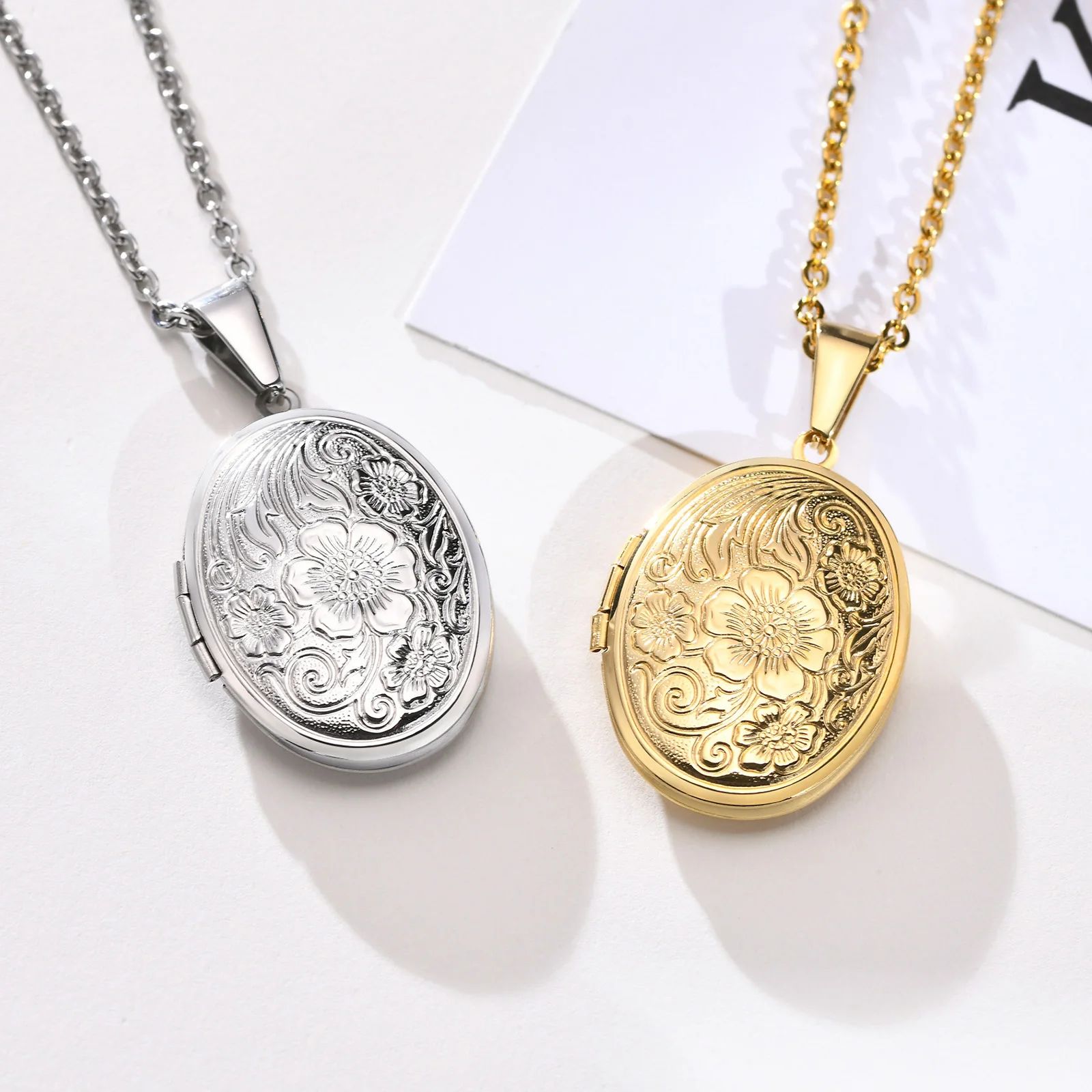 Delicate Floral Oval Heart Locket Pendant Necklaces for Wome