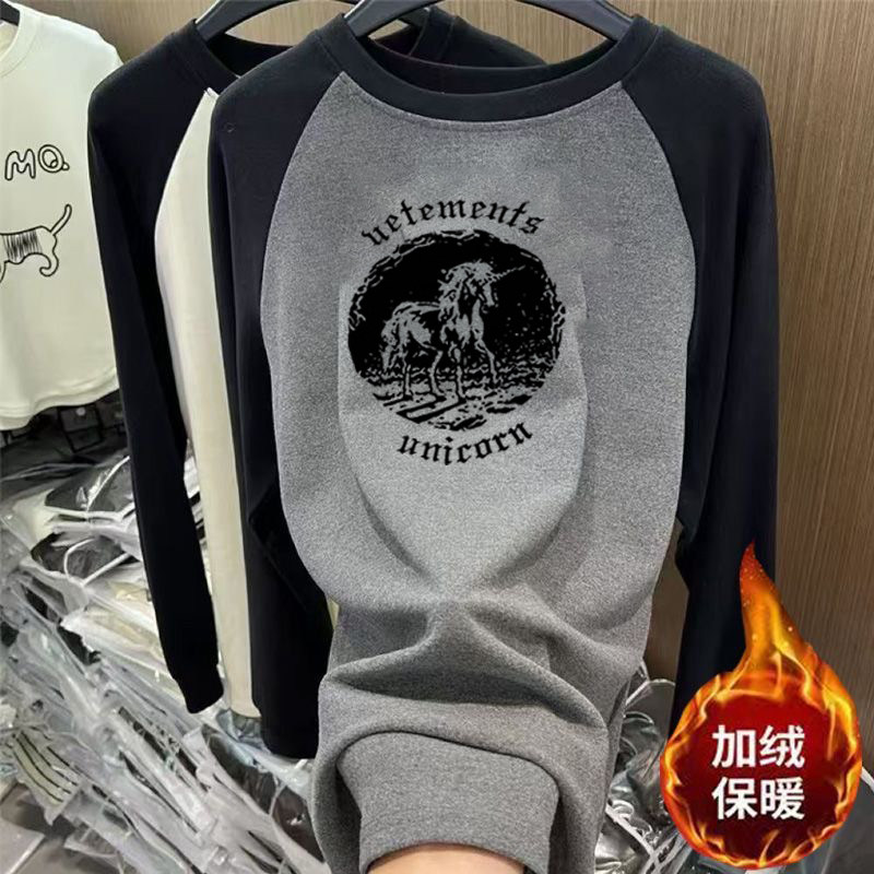 秋冬时尚中长款长袖T恤女休闲宽松德绒保暖打底衫过臀遮屁股上衣