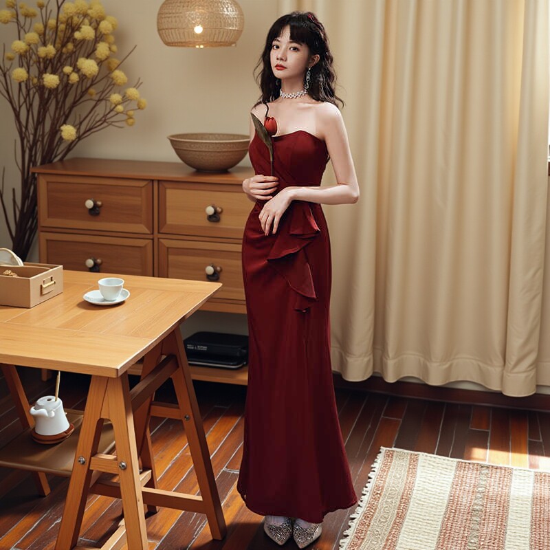 敬酒服新娘裙2025新款抹胸轻奢气质回门订婚礼服裙主持演出鱼尾裙