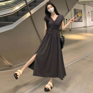 法式 高级感显瘦气质长裙女 茶歇设计感褶皱开叉连衣裙大码 胖mm夏季