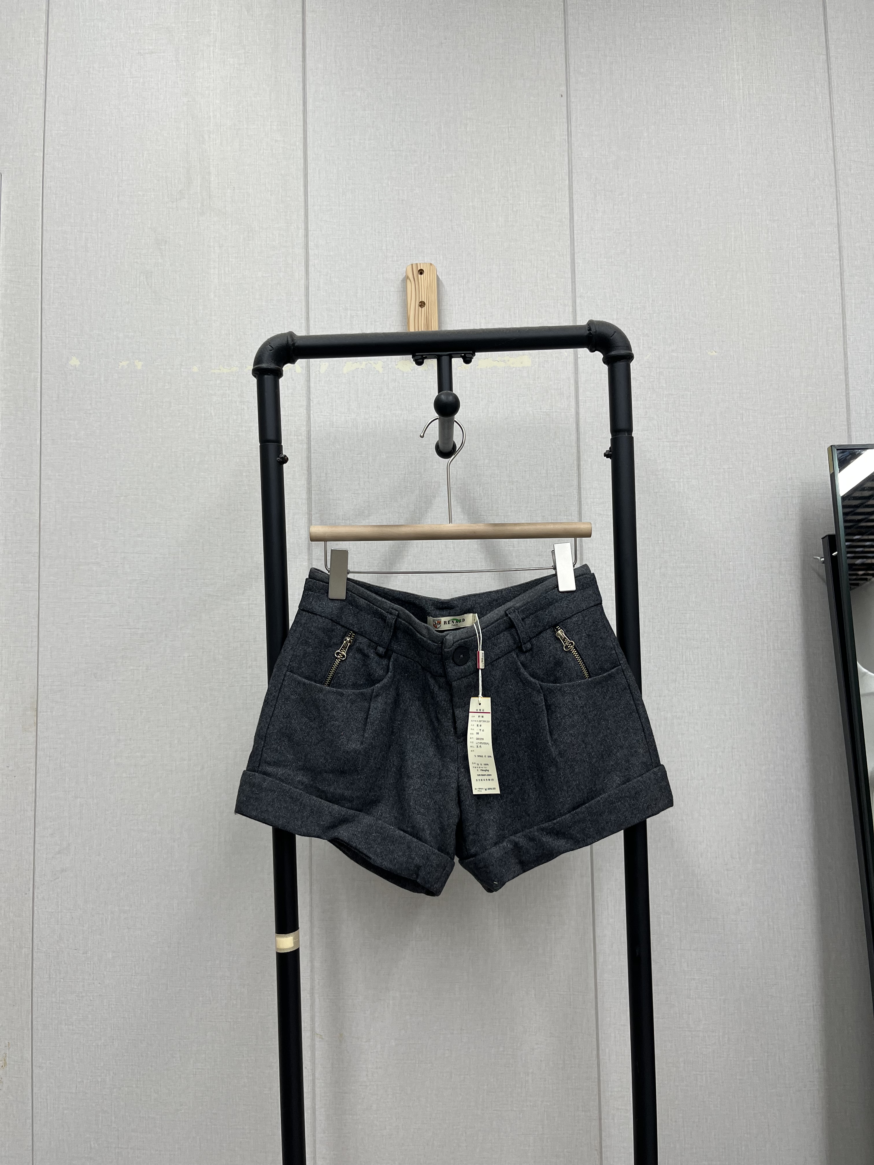 复古低腰卷边短裤女宽松休闲呢料秋冬显瘦百搭文艺