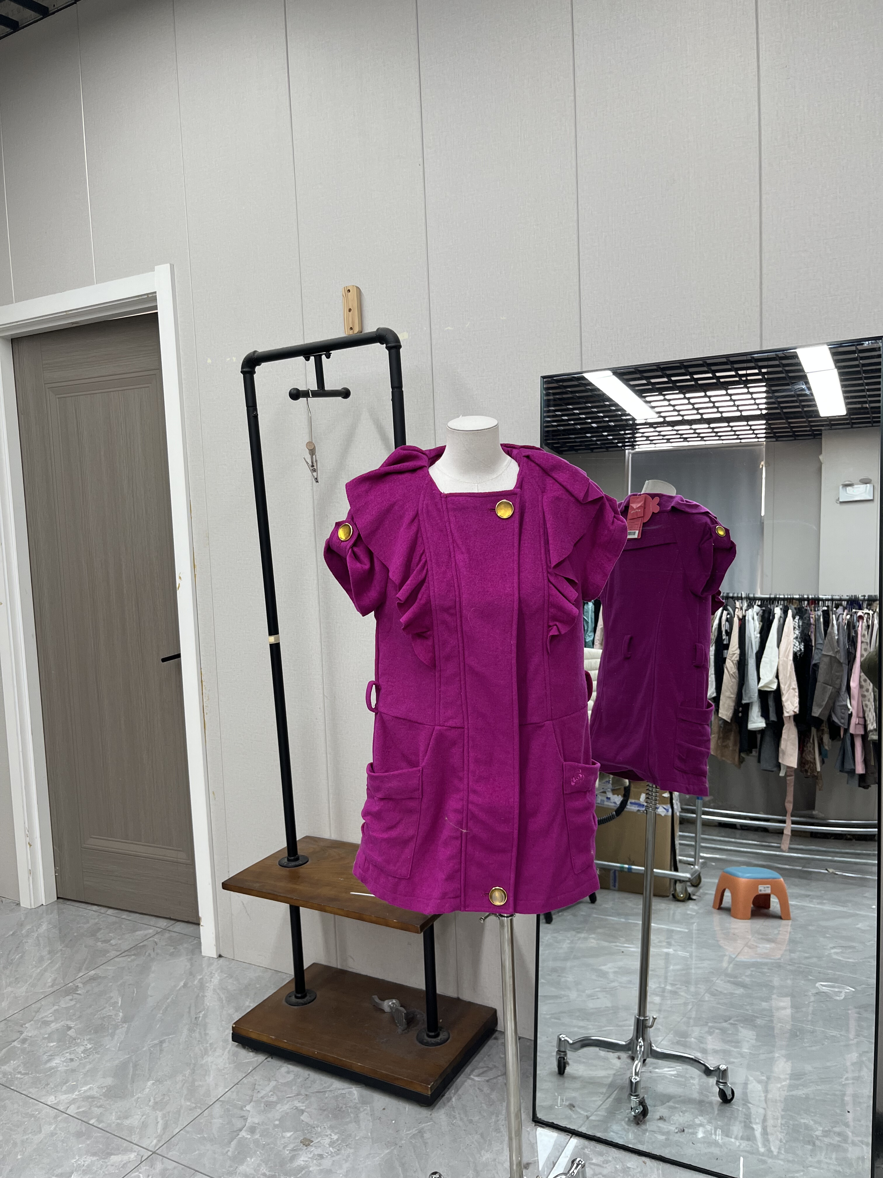 呢料小香风短袖马甲外套荷叶领精致刺绣秋冬百搭款