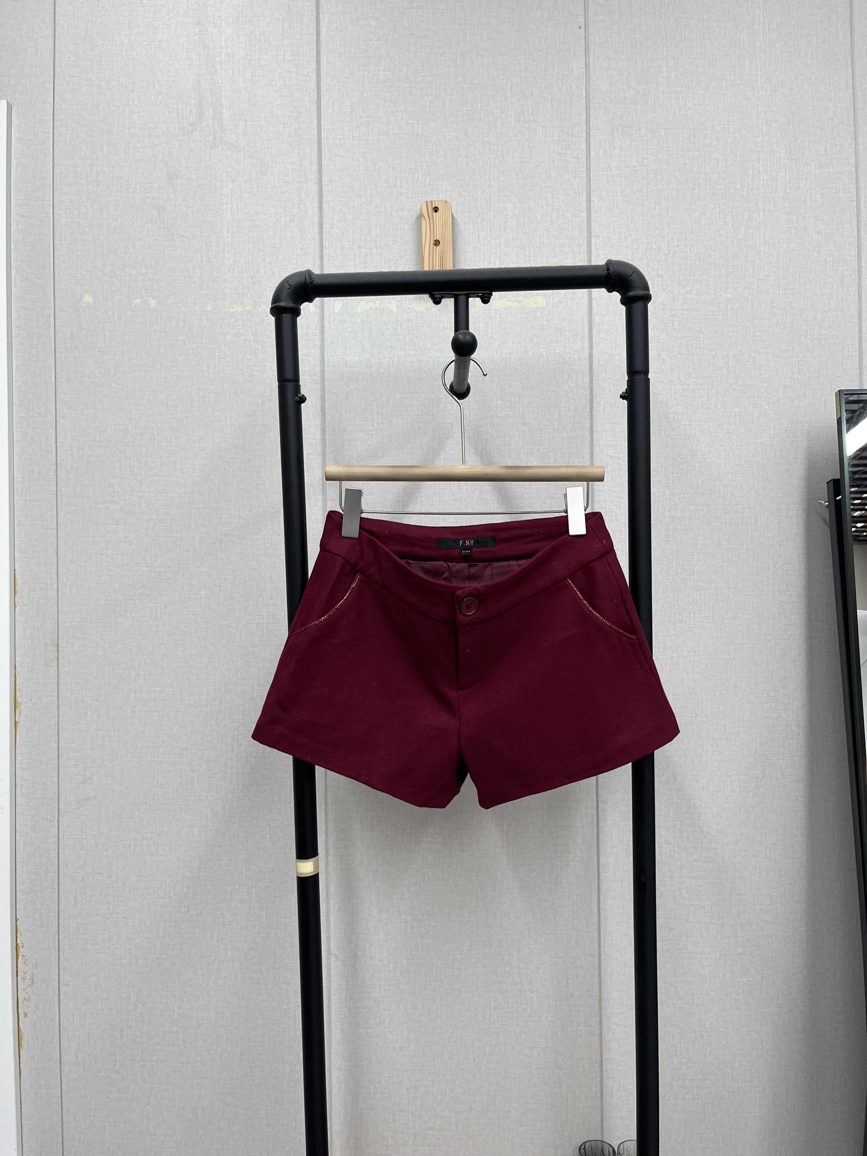 呢料暗红色中低腰休闲裤短裤辣妹复古烫钻设计款