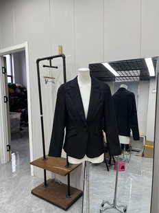 黑色西服外套女款一粒扣显瘦气质百搭通勤款休闲款