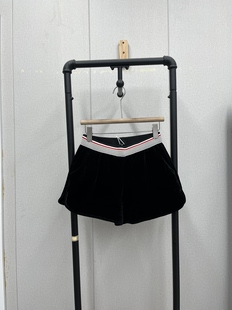 阔腿设计百搭显瘦休闲款 高腰松紧腰丝绒短裤 春夏款