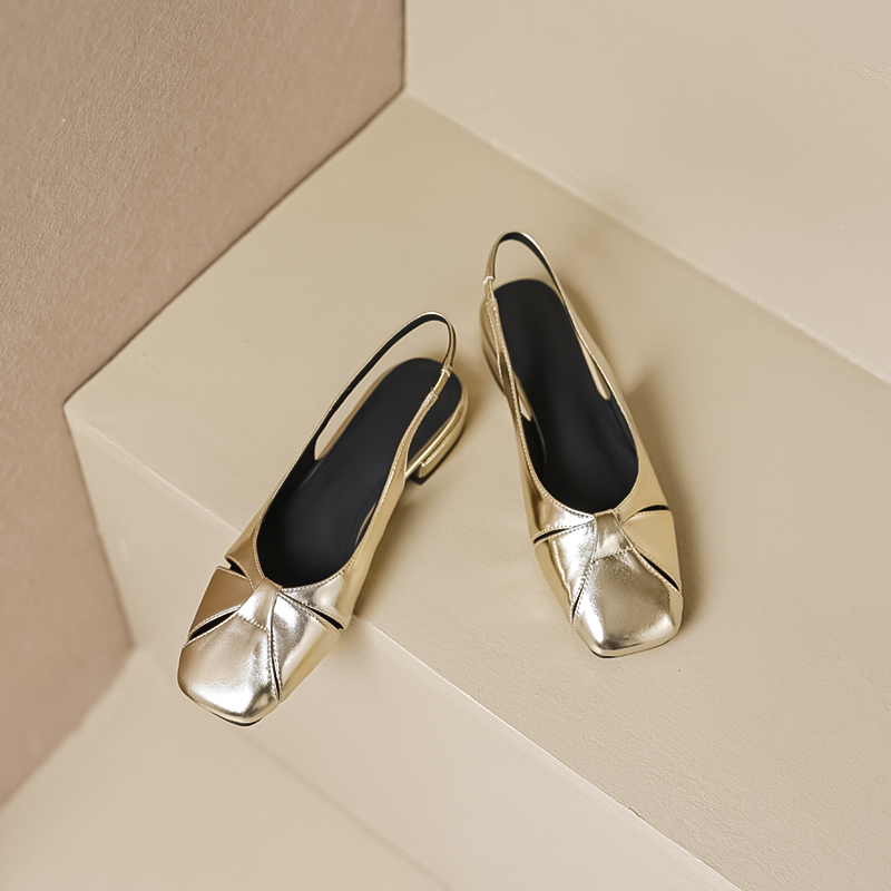 2026新品夏天真皮包头凉鞋女外穿平底鞋后绊带方头金色银色百搭