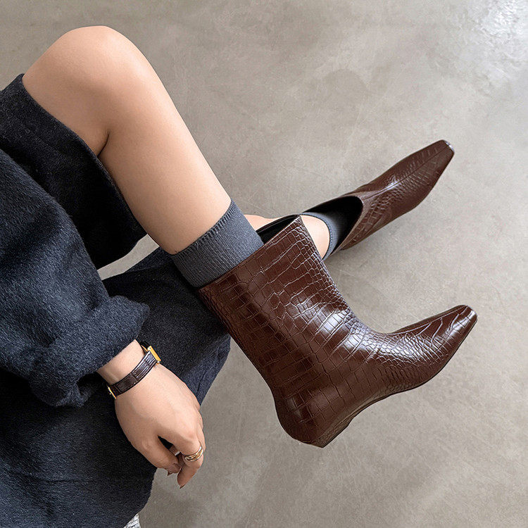 新品~手工真皮牛皮压花皮短靴女单靴低跟平跟套筒小方头个性时尚