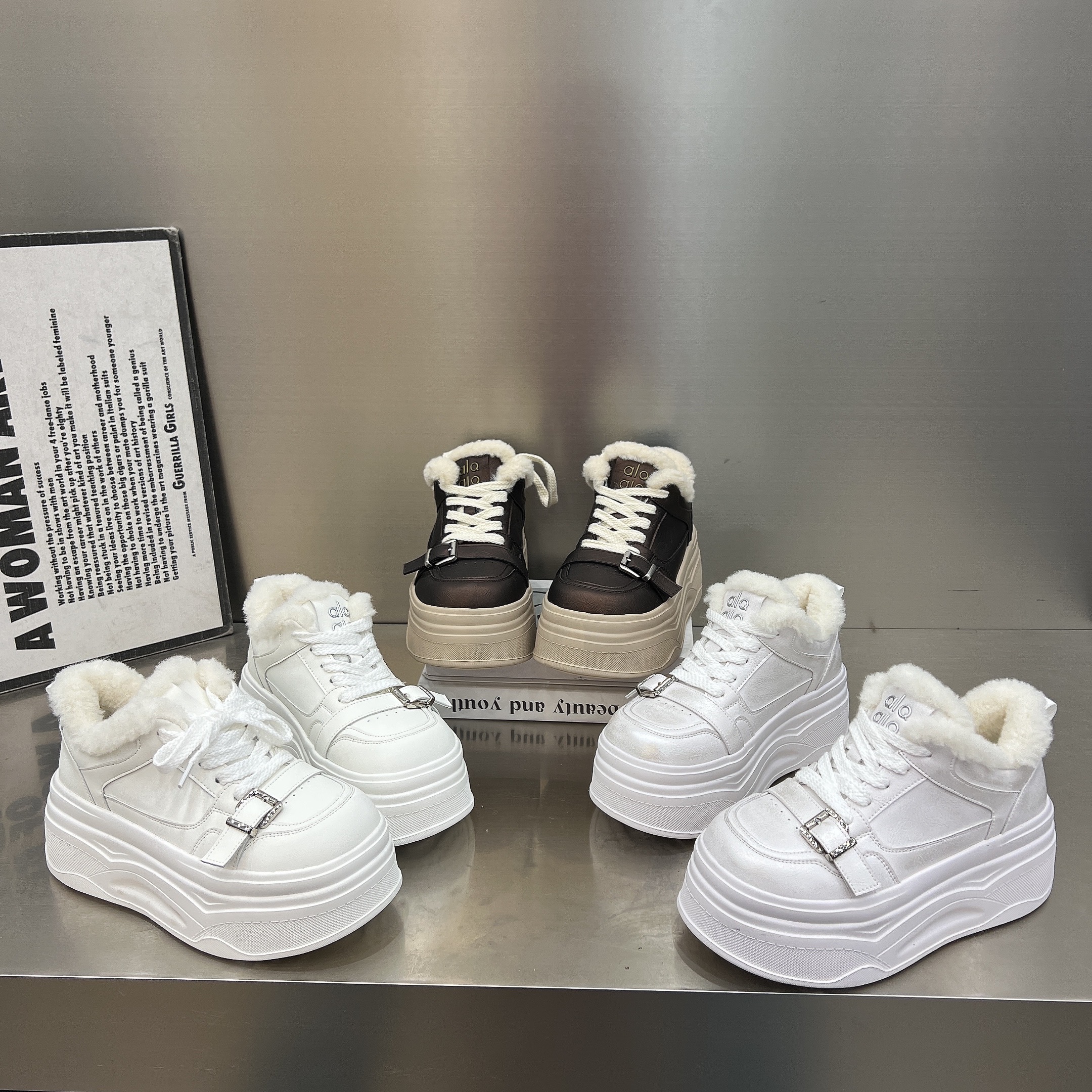 真皮厚底7cm加绒高帮小白鞋女2025秋冬新款毛毛鞋系带休闲鞋板鞋