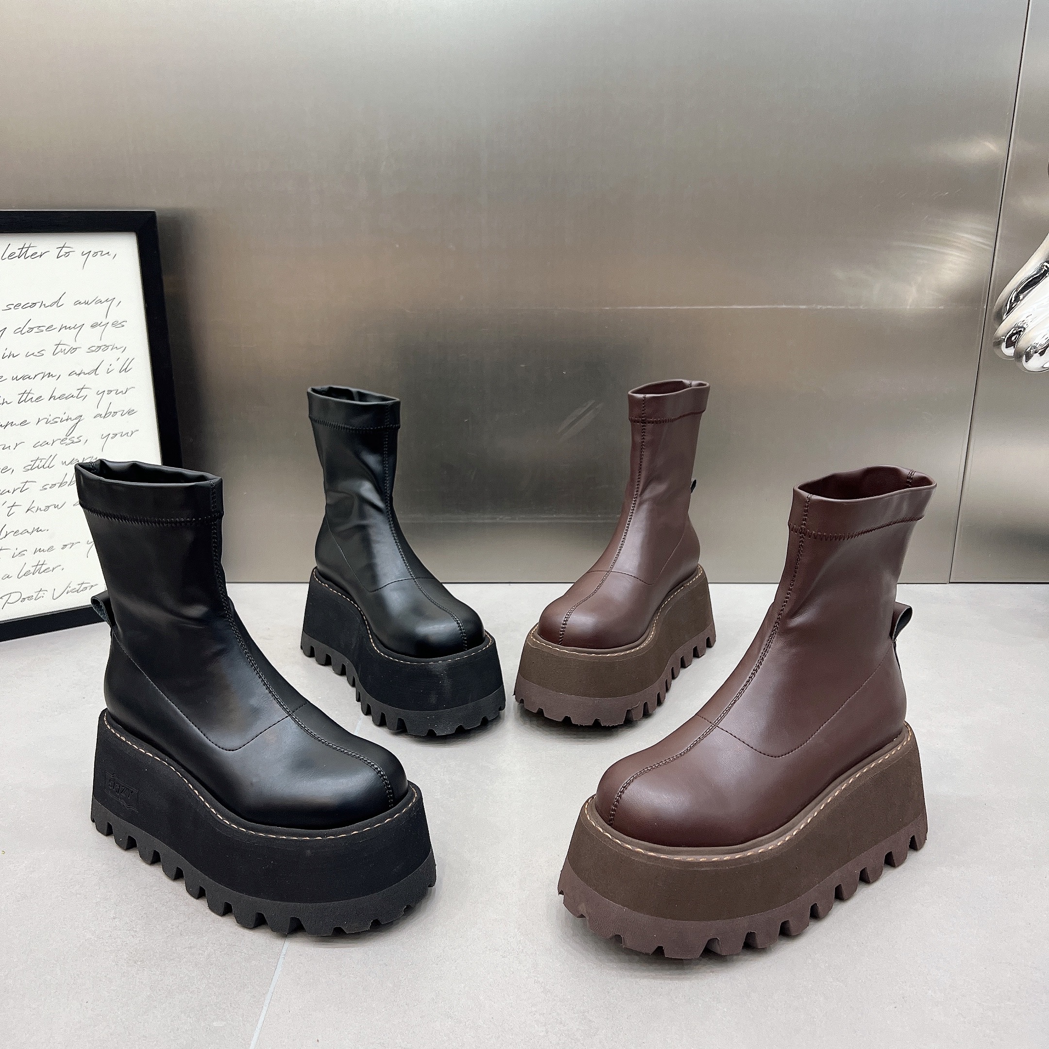 小个子厚底松糕短靴女2025新款弹力瘦瘦靴8cm超高跟套筒马丁靴女