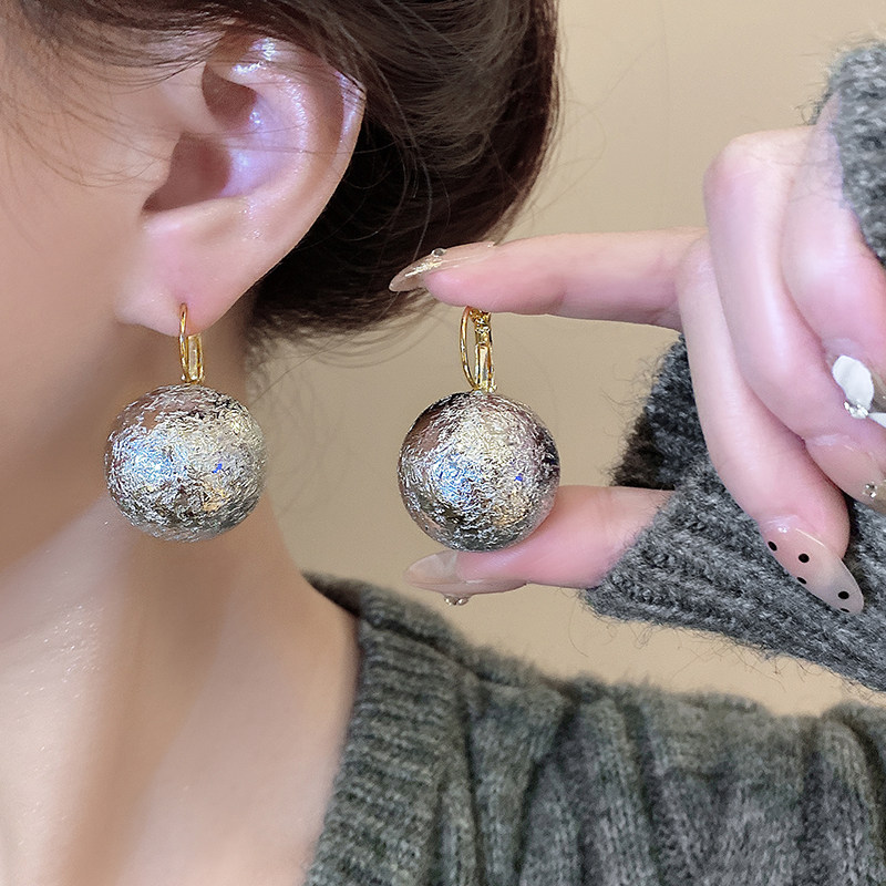 轻奢精致磨砂珍珠耳环女