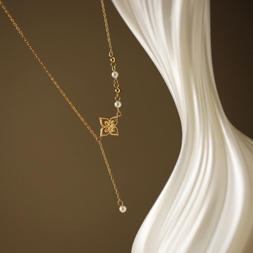 韩系四叶花仿珍珠不掉色合金项链小众流苏夏季百搭高级感锁骨链