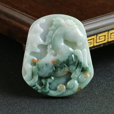 翡翠吊坠飘蓝花生肖马挂件玉石