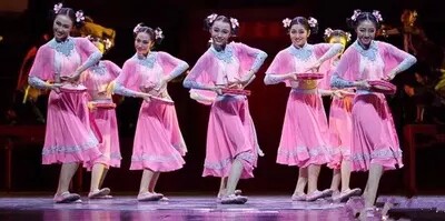 舞蹈表演服民国雨打芭蕉