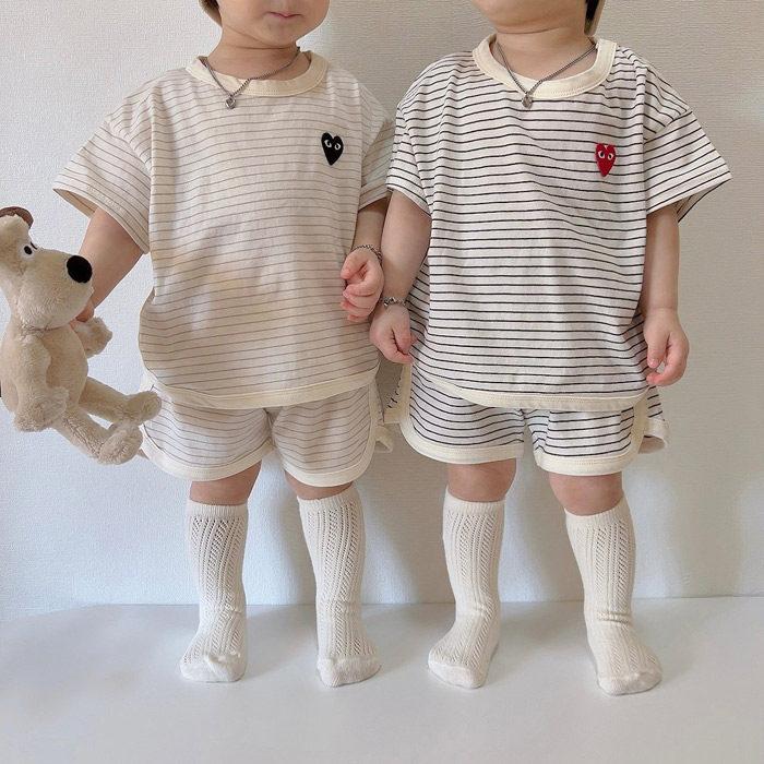 现货韩国进口婴幼童装爱心条纹休闲短袖套装夏季薄棉半袖T恤短裤