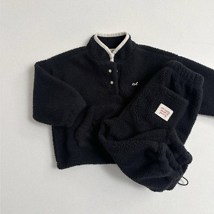 韩国进口婴幼童装冬款柔软颗粒毛绒半高领卫衣束脚裤洋气保暖套装