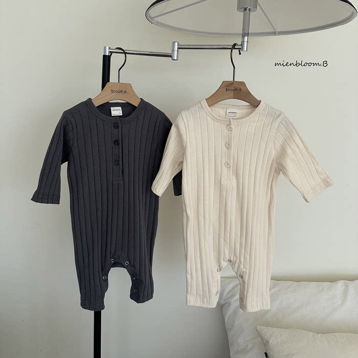 现货韩国进口新生婴儿春秋季简约舒适坑条长袖爬服家居服连体衣