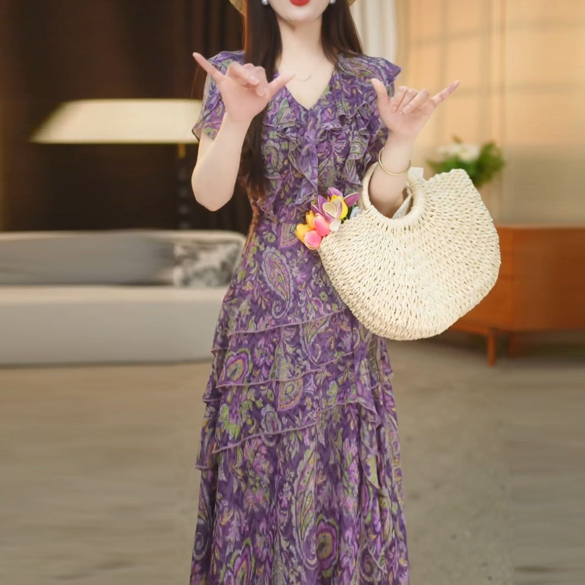 海边度假印花连衣裙女2026新款洋气减龄荷叶边紫色碎花大摆连衣裙