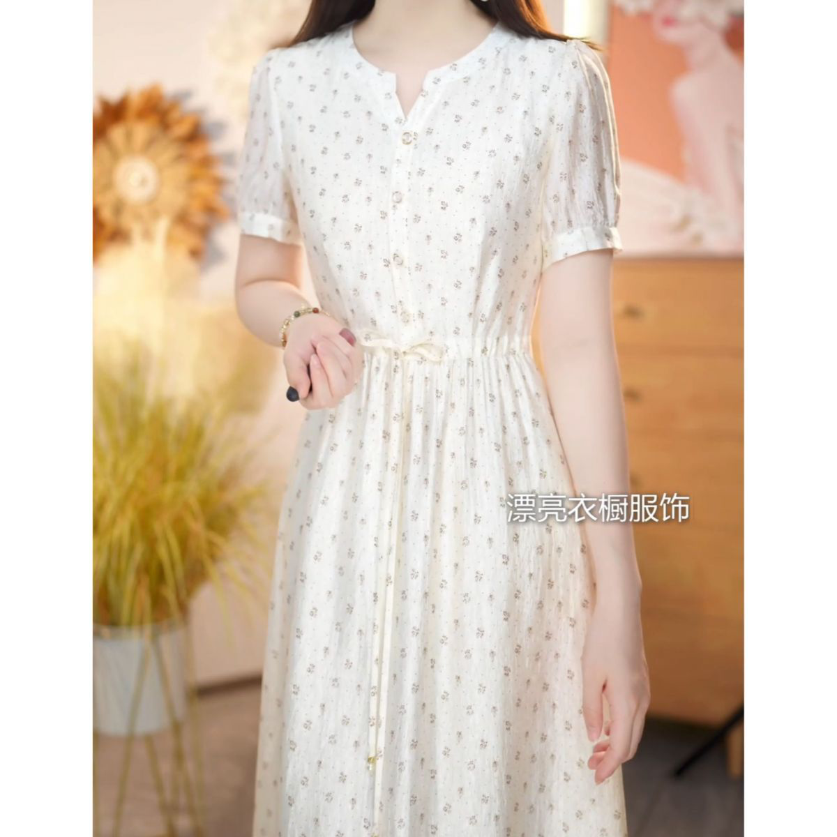 夏季新款中长款洋气减龄出片漂亮衣服琉璃缎甜美短袖白色连衣裙子