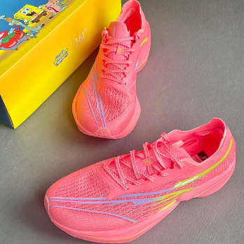 361° 飞飚 减震耐磨透气 低帮 跑步鞋 男女同款 萤光紫红色