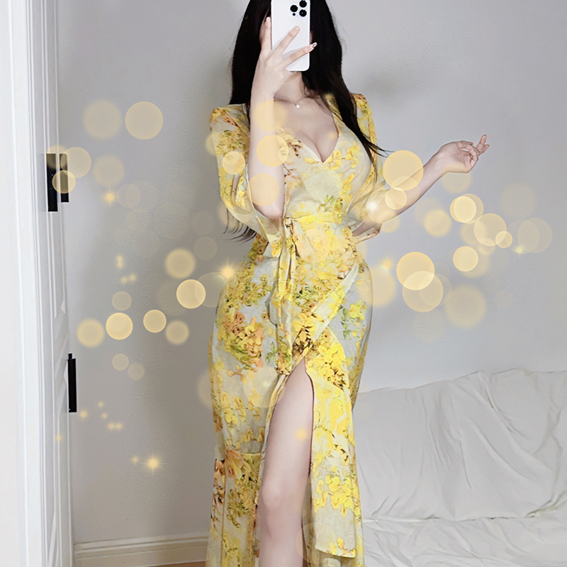 黄色碎花连衣裙网红法式风情性感度假沙滩裙纯欲风系带长裙睡衣女