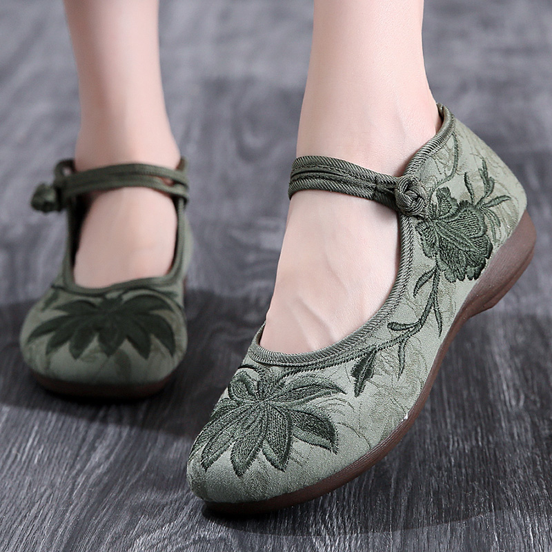 老北京绣花布鞋女复古女士中老年