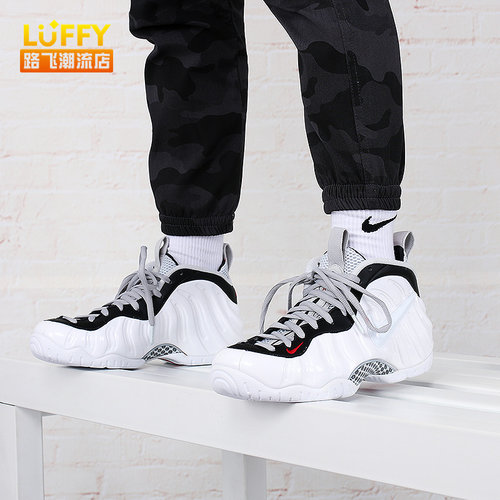 喷泡nike篮球鞋白素材模板 喷泡nike篮球鞋白图片下载 小麦优选