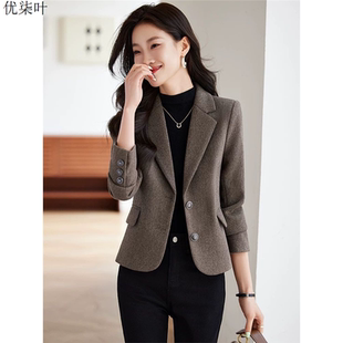咖色毛呢西装外套女2025新款秋冬小个子短款上衣修身西服冬季加厚
