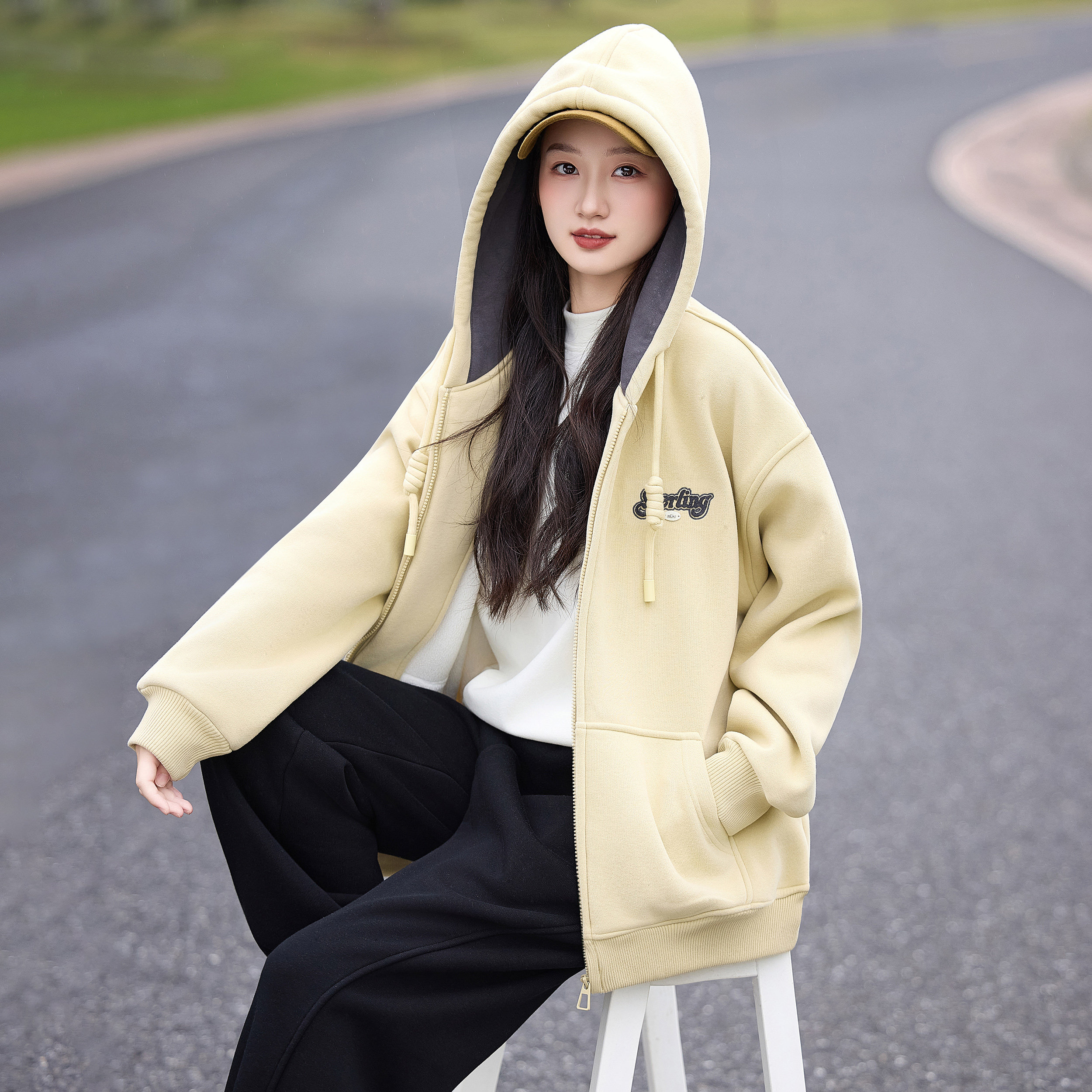 初中生卫衣少女加厚外套短款棒球服冬装新款大童高中生棉服棉袄冬