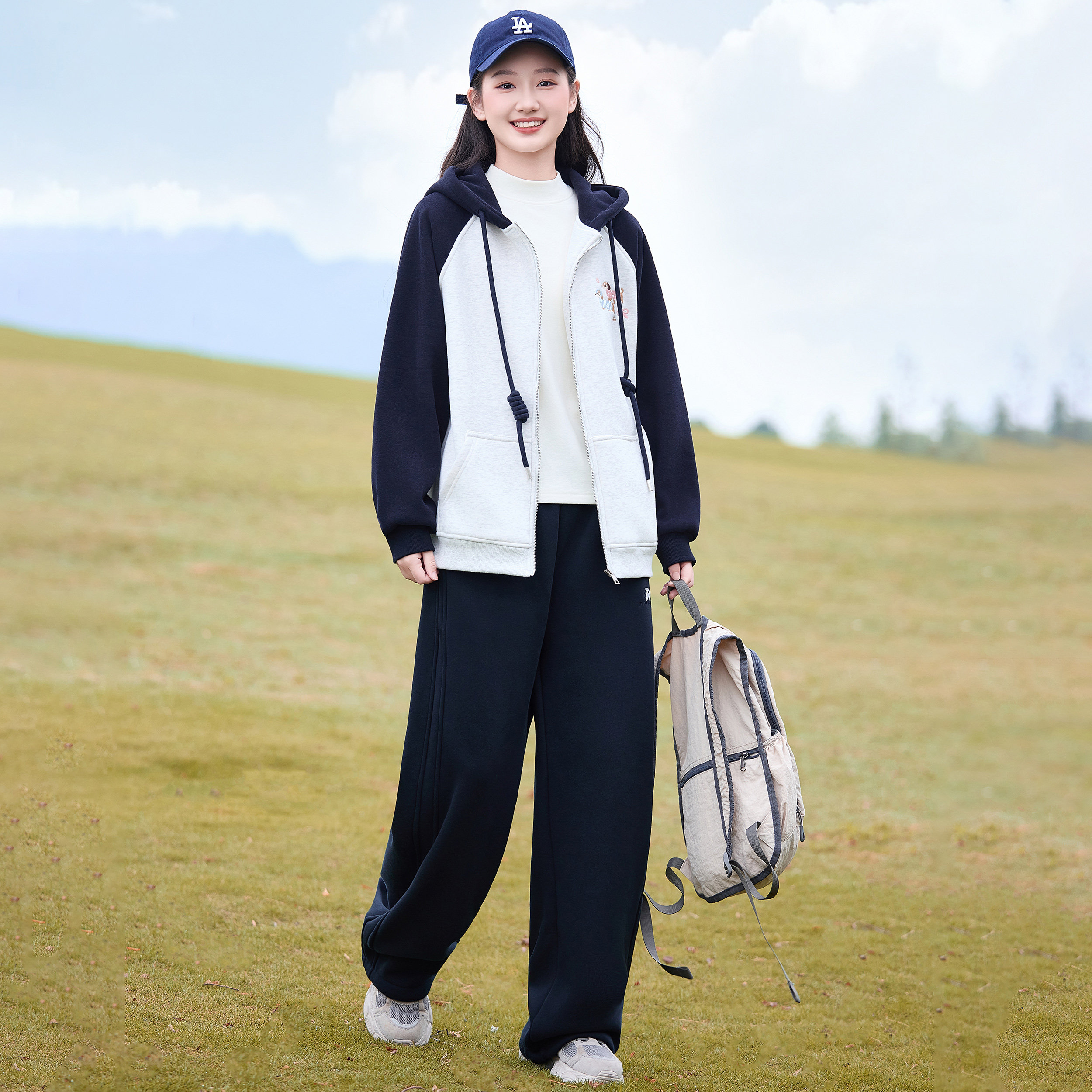 初中生秋冬装外套女卫衣抓绒套装中学生上衣两件套2025少女休闲裤