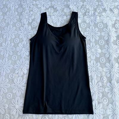 简约纯色免文胸带杯修身弹力背心