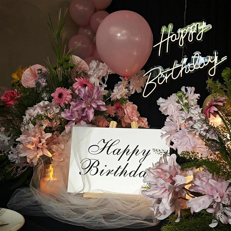 生日快乐桌d面立牌生日布置求婚迎宾牌节日拍照道具装扮用品