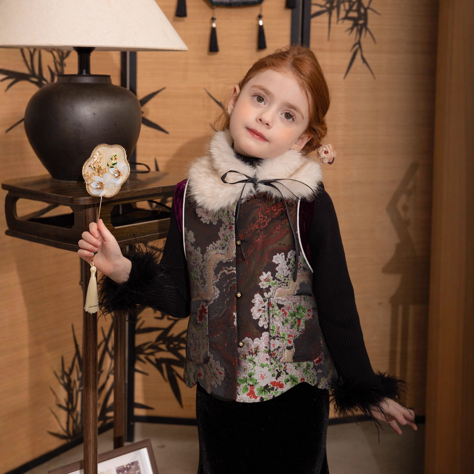 新中式刺绣繁花毛领无袖夹棉马甲上衣外套25年冬季年款洋气女孩