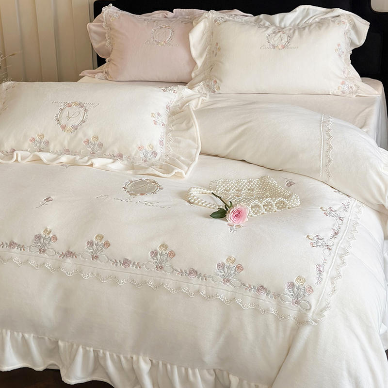 法式刺绣蓄热保暖牛奶绒四件套