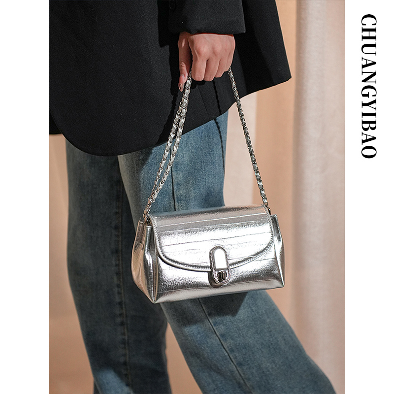 银色链条包女斜挎2025新款潮轻奢高级感小众单肩包通勤女士小方包