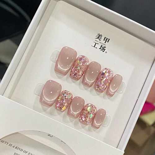 【蜜桃女孩】秋冬新款纯手工穿戴甲高级感短款气质秋冬猫眼美甲