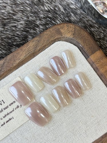 【海莉】海莉极光纯手工纯色穿戴甲冰透日常显白简约短款