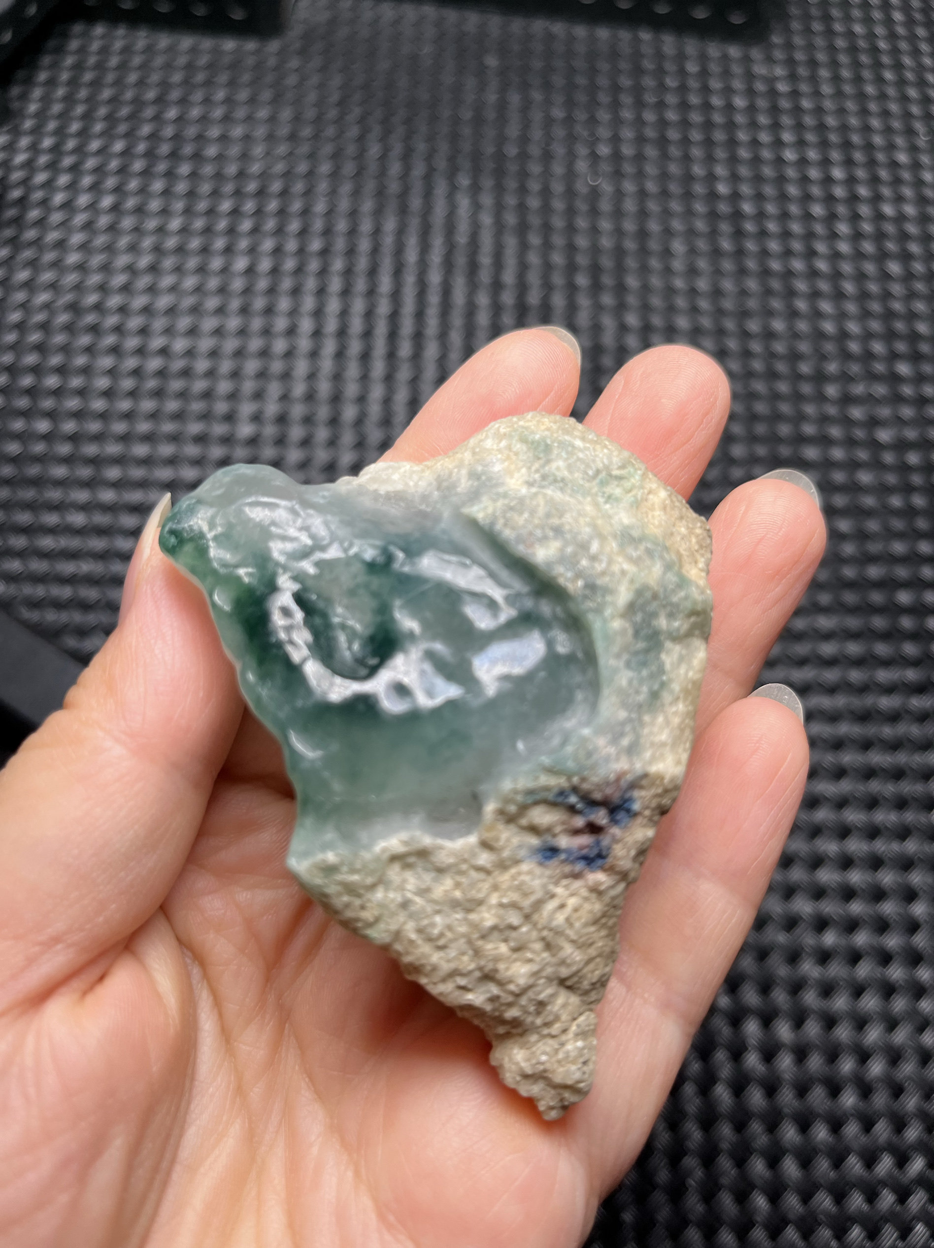 缅甸翡翠原石：云南瑞丽雅翠轩珠宝实信翡翠 莫西沙冰飘花