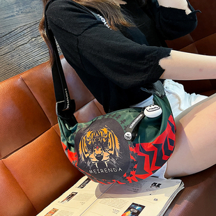 老虎頭時尚 斜挎包高級感防水胸包潮 韓版 香港大容量腰包女2025新款