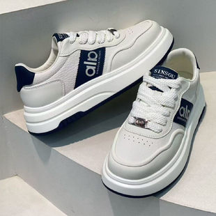 2026新款春季透气休闲板鞋男百搭厚底小白鞋轻奢高级感青年圆头潮